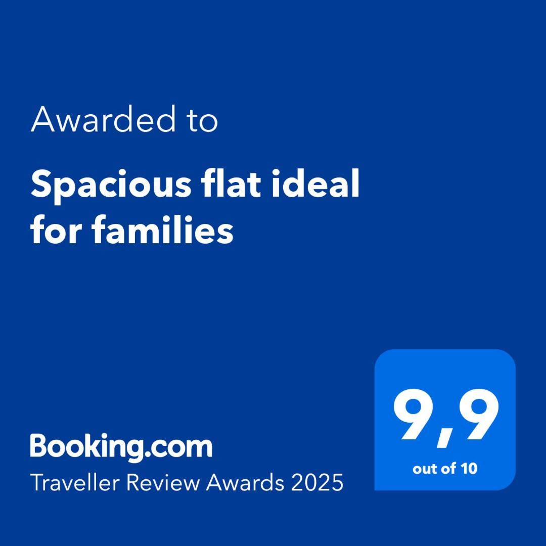 Spacious Flat Ideal For Families *
